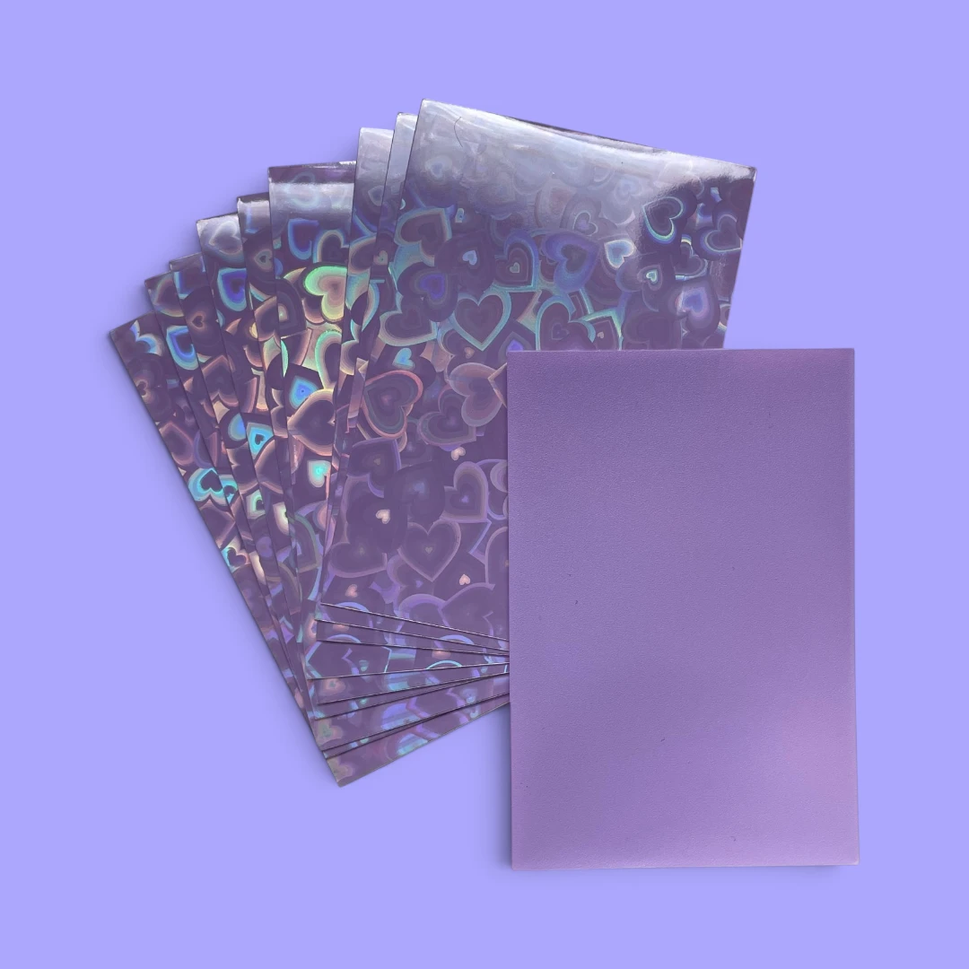 Sleeves Protectores Holográficos | Corazones Lila
